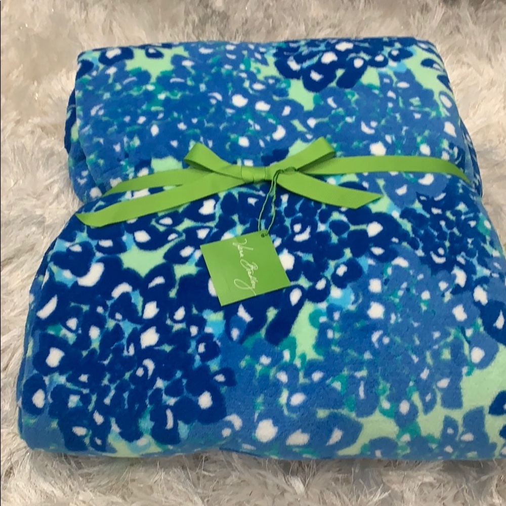 🆕Vera Bradley XL Throw Blanket 94” x 66”